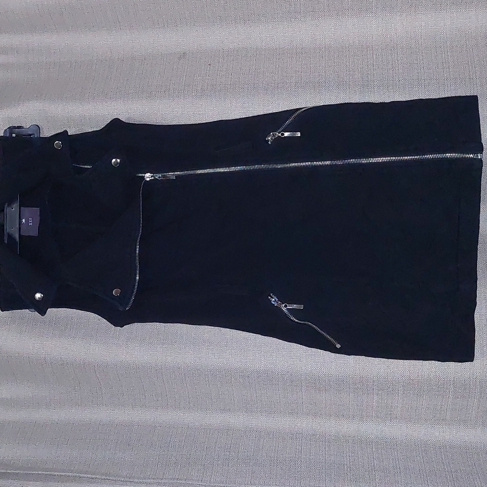 Girls black asymmetrical zippered dress with slanted zippered pockets size S/P.